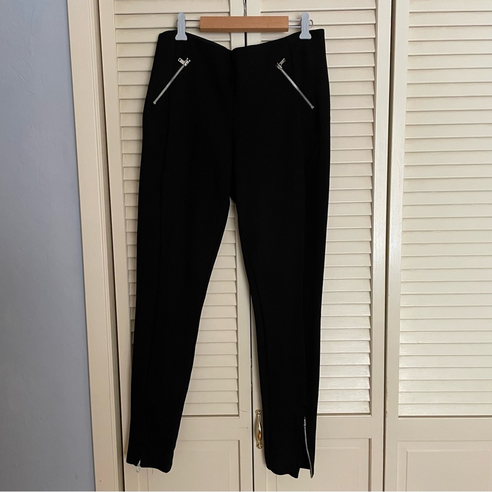 Leggings with zippers